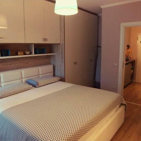 West Beach Apartment ドゥラス エクステリア 写真