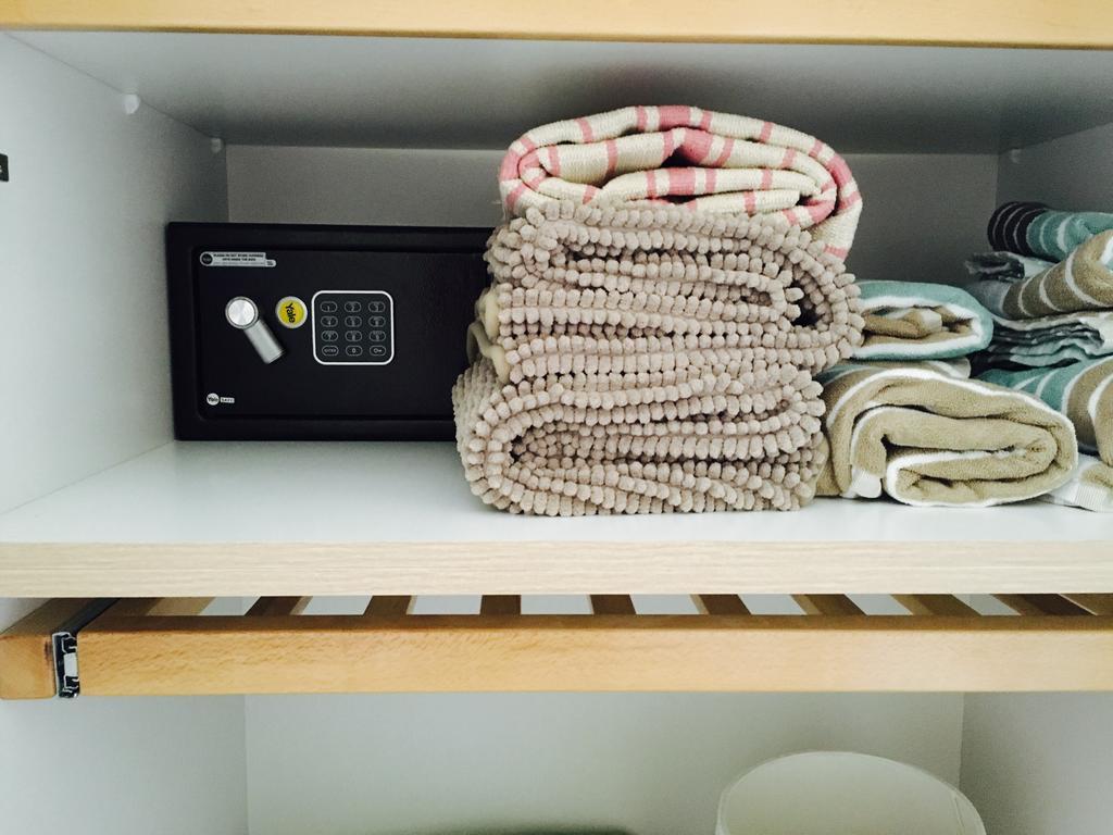 West Beach Apartment ドゥラス エクステリア 写真