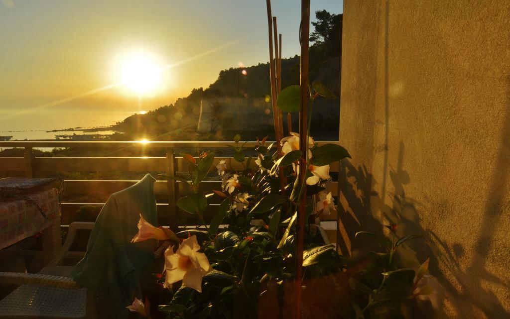 West Beach Apartment ドゥラス エクステリア 写真